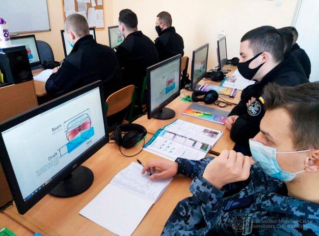 Екіпаж для пятого патрульного катера типу Айленд проходить інтенсивну мовну підготовку перед відрядженням у США, - ВМСУ 02