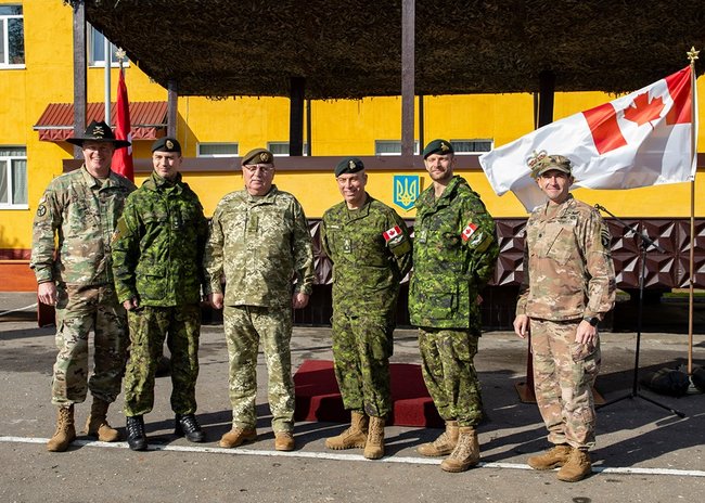 Військовослужбовці Канади провели в Україні ротацію 02