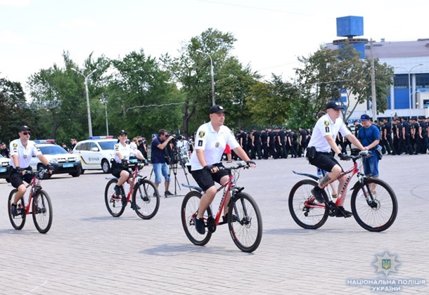 В Мариуполе заработала туристическая полиция 02