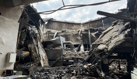 Після удару РФ по друкарні "Конві" знищено понад пів мільйона книг, збитки оцінюють у $7,5 млн, - ЗМІ. ФОТО