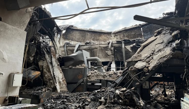 Після удару РФ по друкарні "Конві" знищено понад пів мільйона книг, збитки оцінюють у $7,5 млн, - ЗМІ. ФОТО