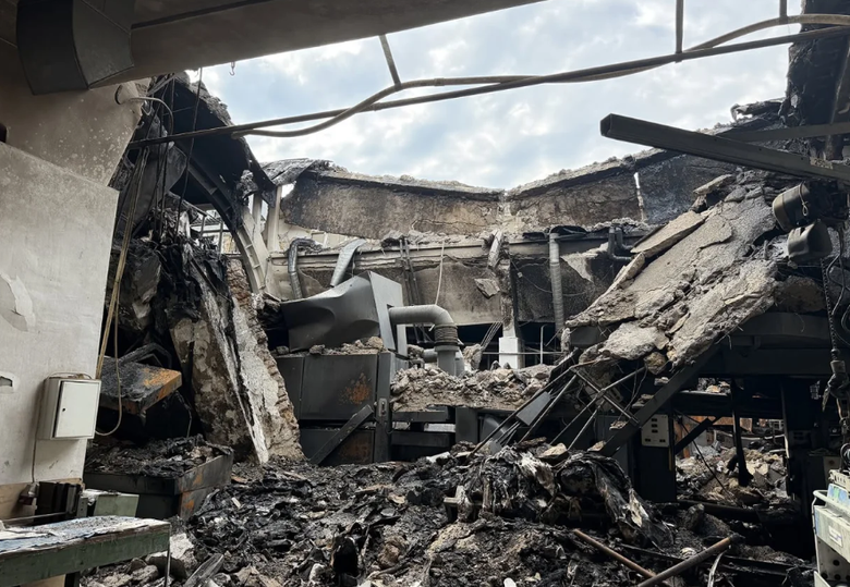 Російська ракета знищила понад пів мільйона книг і підручників у друкарні