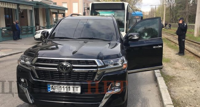 В Днепре киллер расстрелял водителя Land Cruiser и скрылся, введена операция Сирена 05