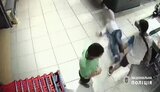 Відвідувач супермаркету в Києві ударив охоронця у голову кулаком, 22-річному зловмиснику загрожує до 8 років позбавлення волі. ВІДЕО+ФОТОрепортаж