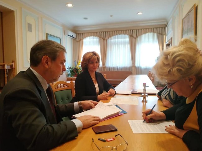 Богомолець подала документи у ЦВК для реєстрації кандидатом у президенти 02