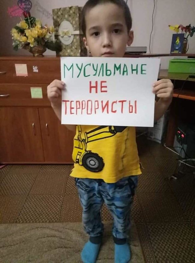 Мусульмани не терористи, - в окупованому Криму відбувається флешмоб на підтримку засуджених у справі Хізб ут-Тахрір кримських татар 31