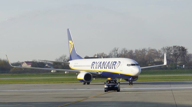 Ryanair начал летать из Львова 01