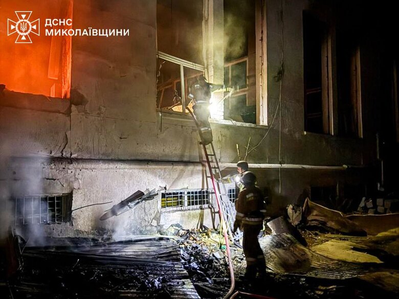 Російські окупанти сьогодні вночі вкотре атакували Миколаїв БпЛА