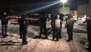 Невідомі напали на журналістів і правозахисників, які фіксували незаконний видобуток піску в Києві - травмовано двох людей, сокирою порубано автомобіль. ВІДЕО+ФОТОрепортаж
