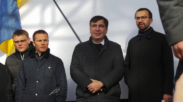Під Радою відбувається мітинг прихильників Саакашвілі 04