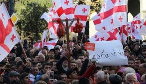 Намети і безстрокова акція протесту: в Грузії опозиція незадоволена результатами виборів президента і вимагає дострокових парламентських виборів