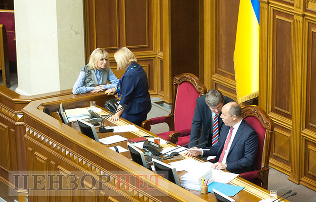 Під куполом ЦВК: гуртом і Петра легше бити 03