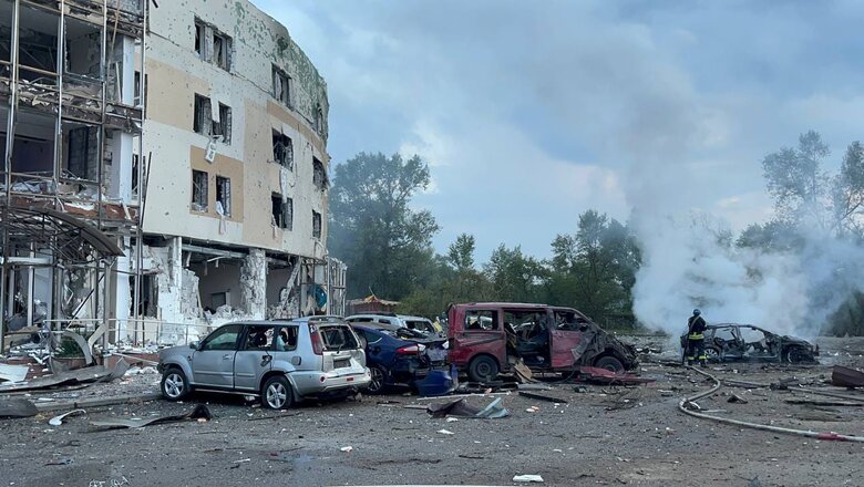 Ракетний удар по Запоріжжю: пошкоджено будівлю готелю та 10 автомобілів 02