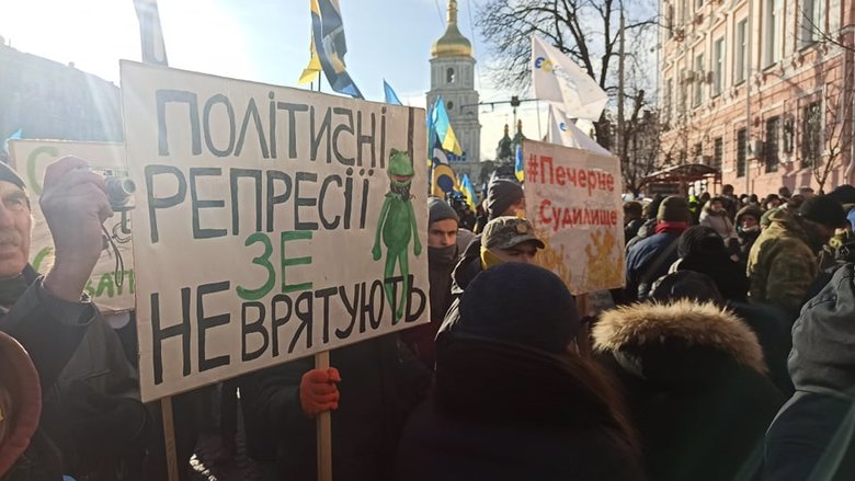 Печерський суд обирає запобіжний захід Порошенку 06