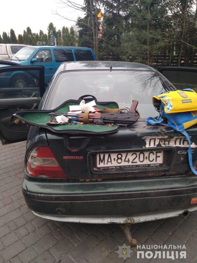 Півсотні рейдерів намагалися захопити аграрний кооператив на Київщині, їх затримала поліція 01
