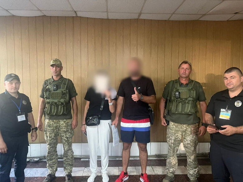На границе разоблачили фиктивный брак для выезда призывника