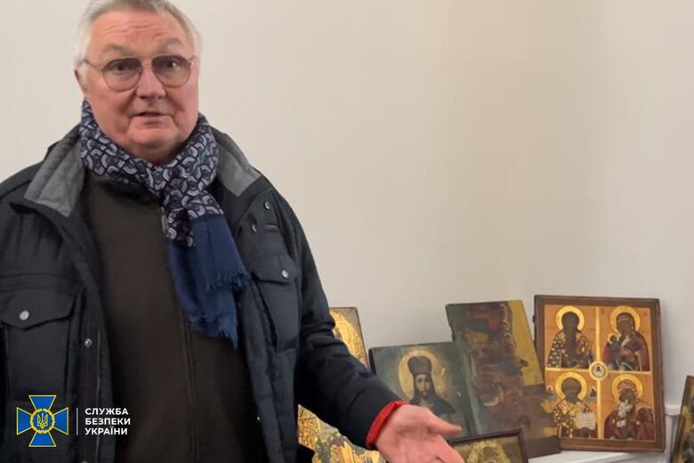 СБУ повернула литовському дипломату ікони, які були вкрадені під час окупації Херсону 02