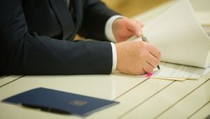 Порошенко подписал закон о платных дорогах