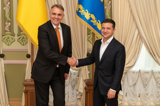 Zelenskyi receives credentials from ambassadors of European states 04