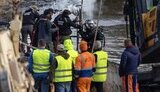 вытаскивают американский бронеавтомобиль в Литве