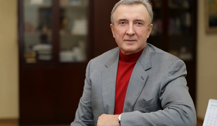 "Завод реалізовує кілограм сиру за 223 грн. Ціна на полиці - 374 грн. Тобто націнка мережі - 67%", - голова наглядової ради "Молочного альянсу" Сергій Вовченко