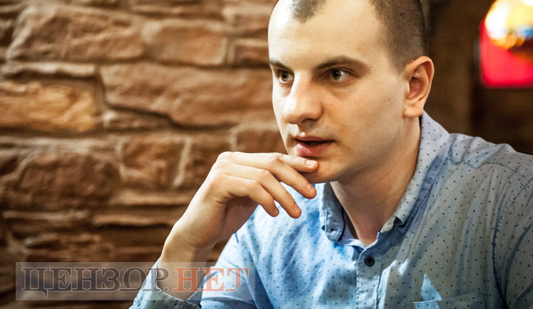 Лідер С14 Євген Карась: "Багато хто з активістів боявся їхати до Крисіна додому. Ще до Майдану він убив свого особистого охоронця. Це справжній чорт"