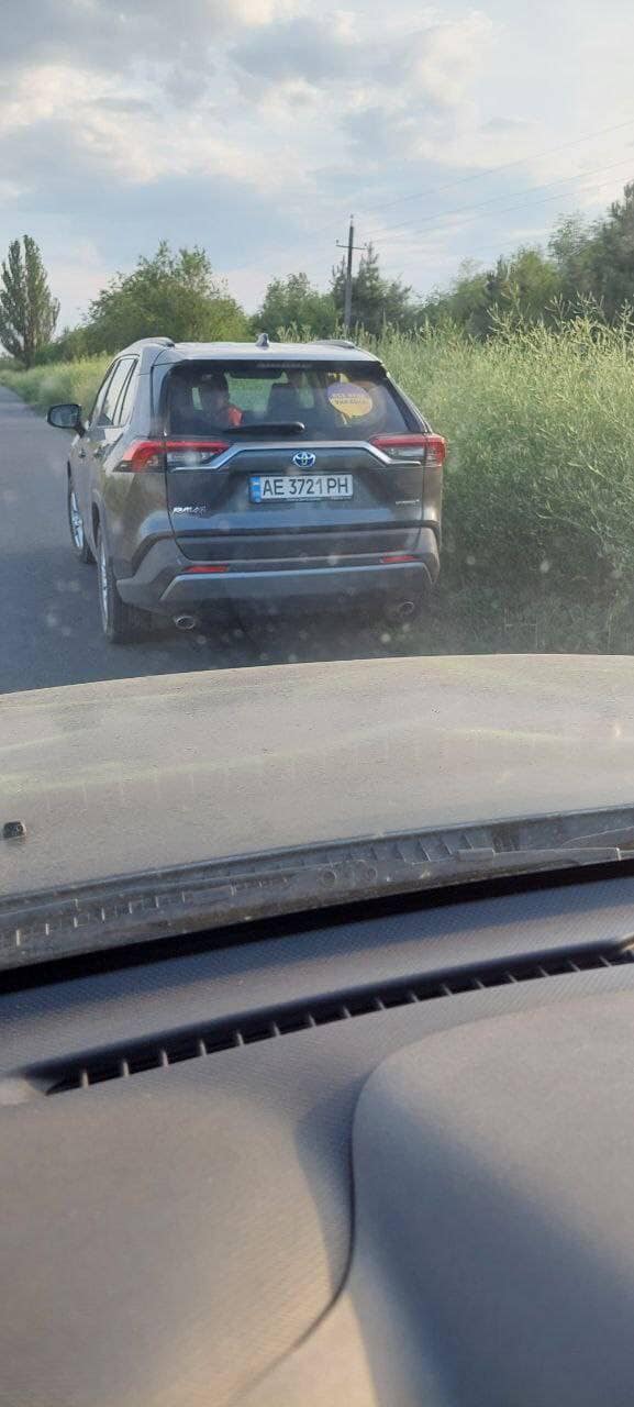 Воїни ЗСУ затримали мажорів, що скоїли п’яну ДТП у Кривому Розі та намагалися втекти з місця події 03