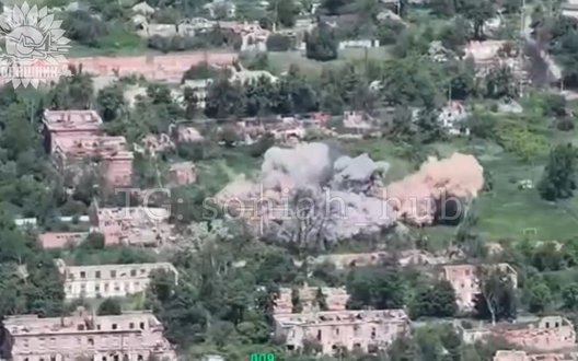 Пілоти винищувачів МіГ-29 знищили будівлю зі скупченням окупантів двома бомбами AASM Hammer. ВIДЕО