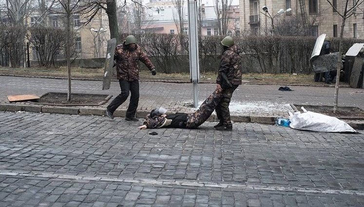 Пораненому герою Євромайдану Володимиру Гончаровському потрібна допомога: "Він так і не підвівся на ноги, його мучать сильні болі". ФОТО