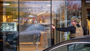 Жуков - о полицейских, сбежавших во время теракта: Они поступили недостойно, должны были сразу стрелять в нападавшего