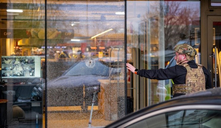 Жуков - о полицейских, сбежавших во время теракта: Они поступили недостойно, должны были сразу стрелять в нападавшего