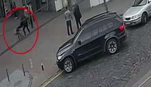 У Вінниці водій позашляховика не пропустив пішохода на "зебрі", а потім побив його. ВІДЕО камер спостереження
