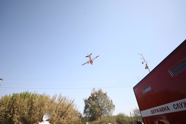 До ліквідації пожеж в Луганській і Харківській областях залучено пожежну авіацію, - Аваков 02