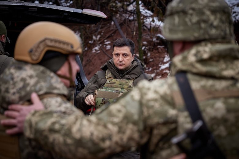 Zelenskyi visits front line in eastern Ukraine 03
