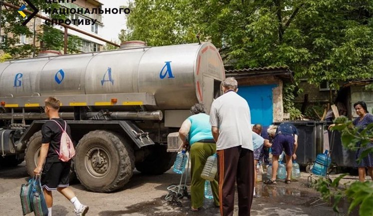 Окупанти через відсутність води готують людей до обігріву житла дровами