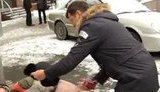 Ляшко на камеру подарил свою шапку бомжу: Все перекрутил, все повырезал и ху#ню показал. + ВИДЕО.
