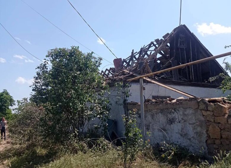 Рашисти били по Бериславу з авіації та мінометів, влучили у хлібозавод, поранено 3 особи, - ОВА 07