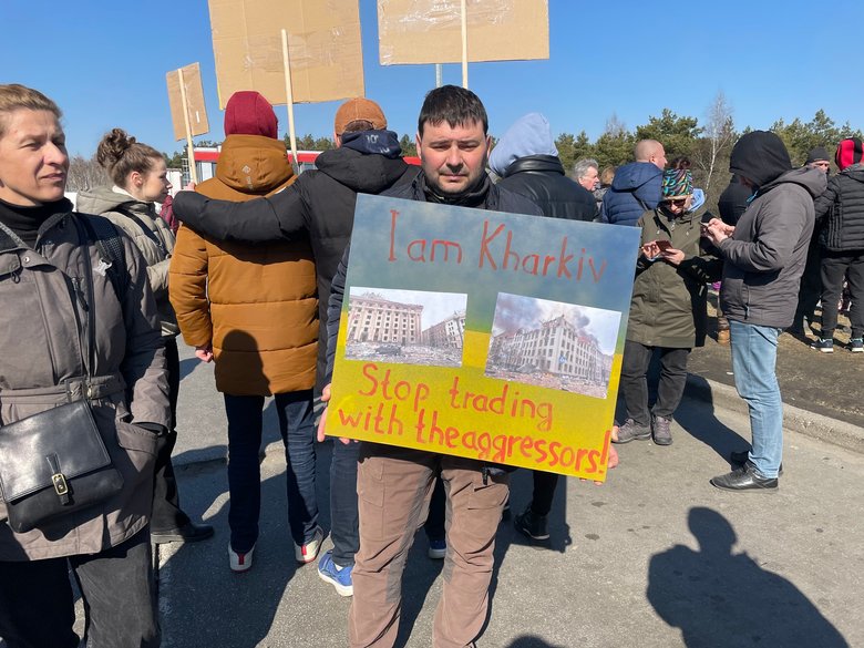 Активісти поновили блокаду російських та білоруських фур на польському кордоні: черга з вантажівок розтяглася вже на 22 кілометри 03