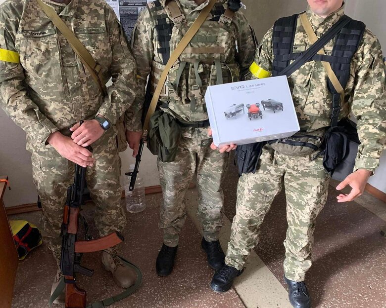 На передовой продолжаются самые тяжелые бои, украинским защитникам нужны дроны, генератор и тепловизор, - волонтер Юсупова 01