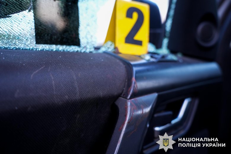 Мужчина стрелял из автомата по военным и полиции в Ровенской области