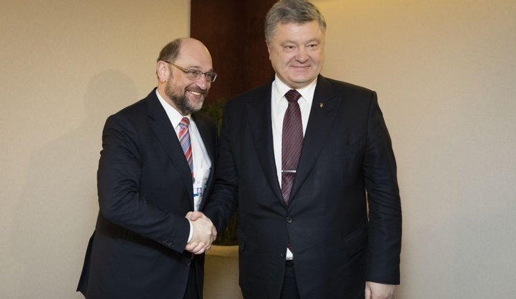 Poroshenko thanked former EP President Schulz for supporting Ukraine during his tenure. PHOTO