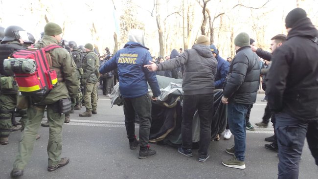 Андрій Білецький про сутички під Радою: Чергова сволота при владі, яка використовує поліцію, міністерство як своїх цепних собак 06