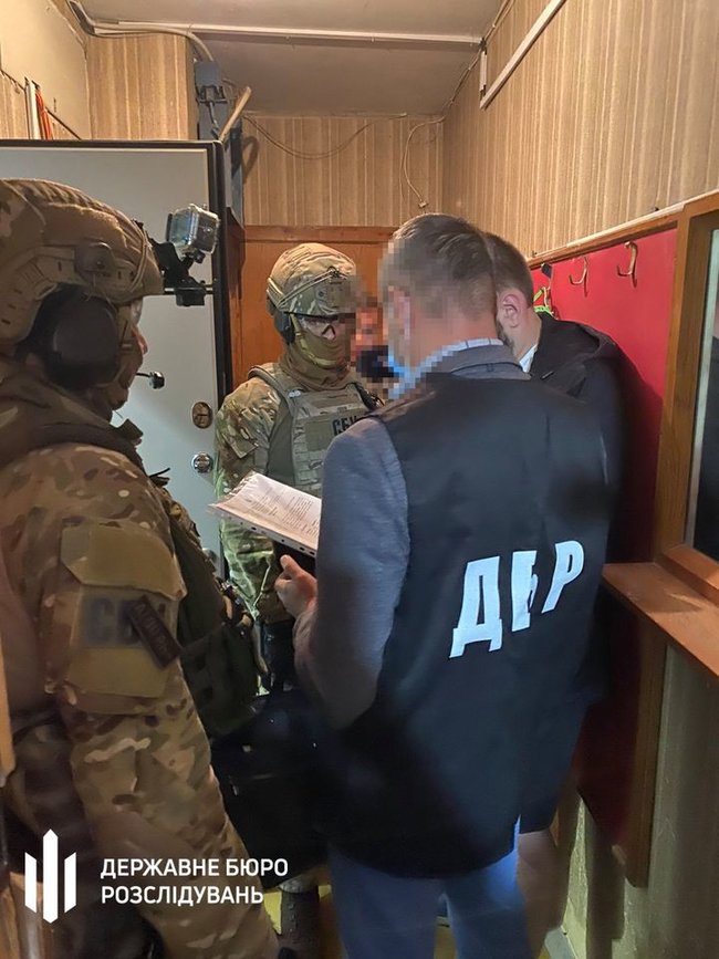 ГБР в Харькове вручило подозрение полицейскому, вымогавшему 51 тыс. за возврат водительских прав 03