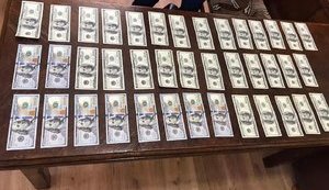 Депутат Хотинского горсовета на Буковине попался на взятке в 4 тыс. долларов, - Офис генпрокурора