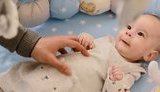 Хтось анонімно переказав суму, якої бракувало, - активіст Євромайдану Свічинський зібрав $2 мільйони на лікування сина. ВIДЕО