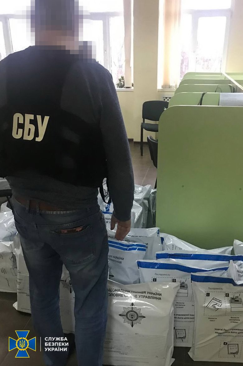 СБУ разоблачила работу сети украинских колл-центров, выполнявших заказы Госдумы, Пенсионного фонда РФ, телеканала НТВ+ и российских банков 06