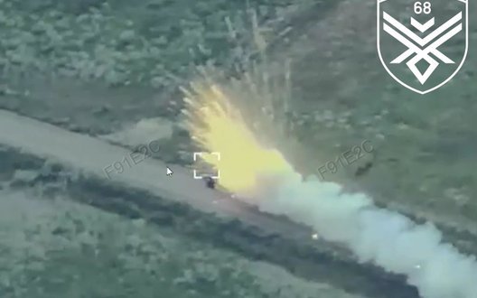 "Шершні Довбуша" спалили російський "Град" на ходу під Суджею: РСЗВ детонувала після влучання FPV-дрона. ВІДЕО