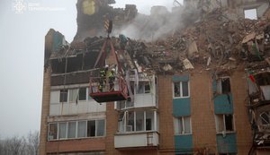 В Тернополе продолжаются поисково-спасательные работы на месте удара: разобрано более 880 кв.м. завалов. ФОТОрепортаж