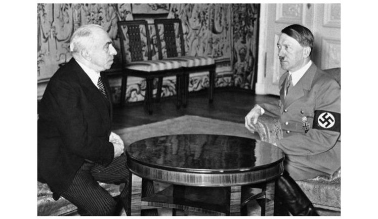 Капитуляция Чехословакии в 1938-м привела к мировой войне: Путин точно повторяет действия Гитлера