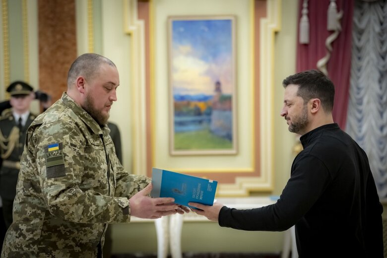 Zelenskyy awarded the heroes of the Kursk operation